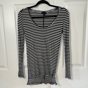 NWOT Banana Republic Striped Long-Sleeve Scoop Neck Top - Black & White